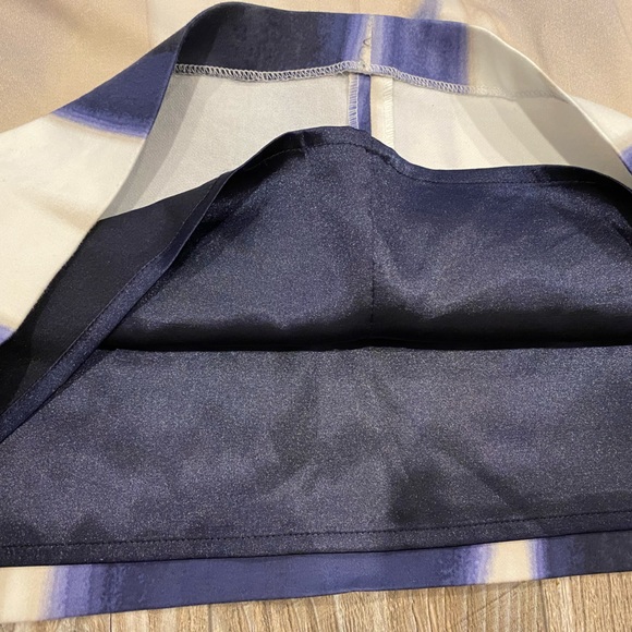 Tahari Mini Slight A-line skirt (Size 8) - Picture 3 of 6